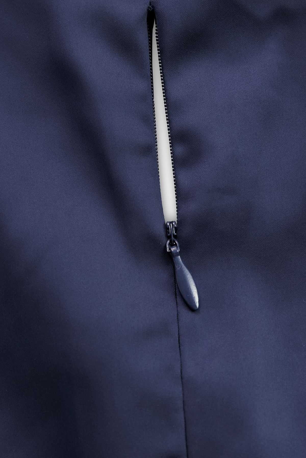 Elegantes Abendkleid mit V-Ausschnitt