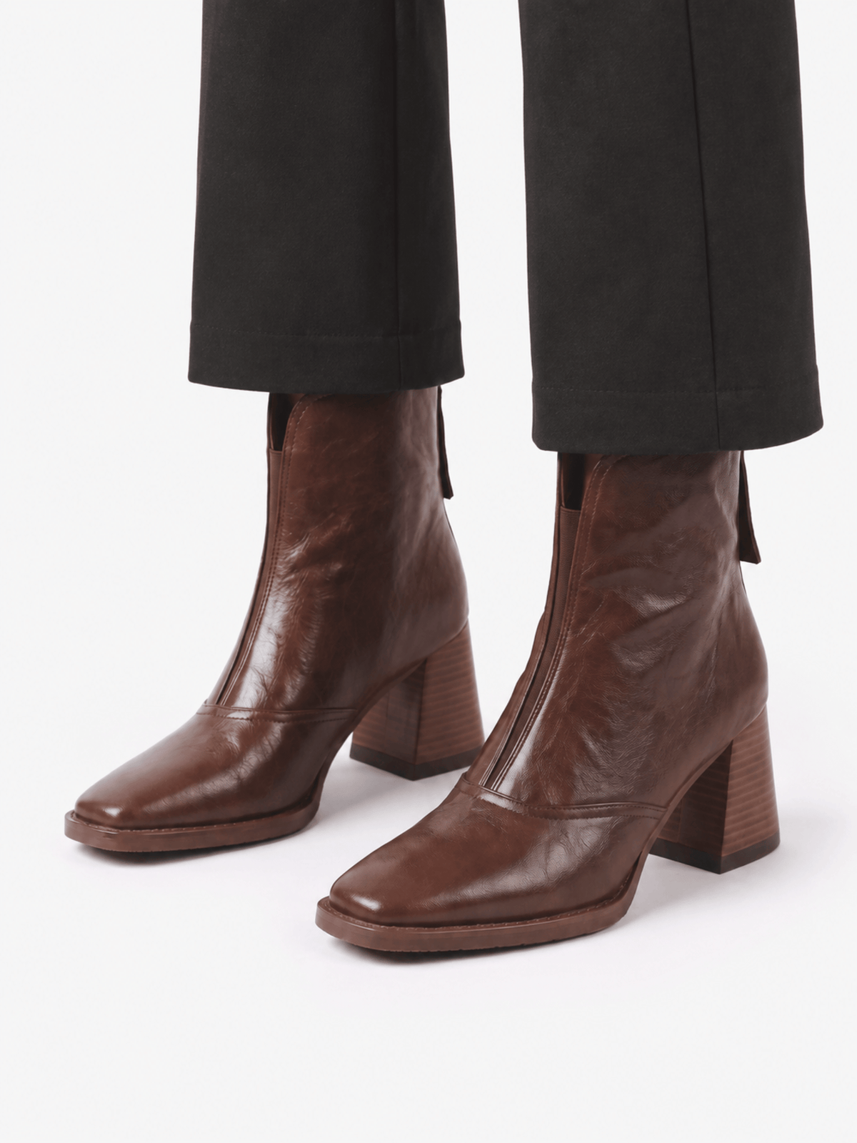 Damen-Stiefeletten aus Leder mit quadratischem Absatz und Reißverschluss