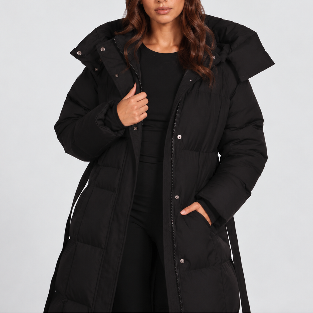 Damen Langer Puffermantel mit Kapuze | Taillierter Winter-Steppmantel