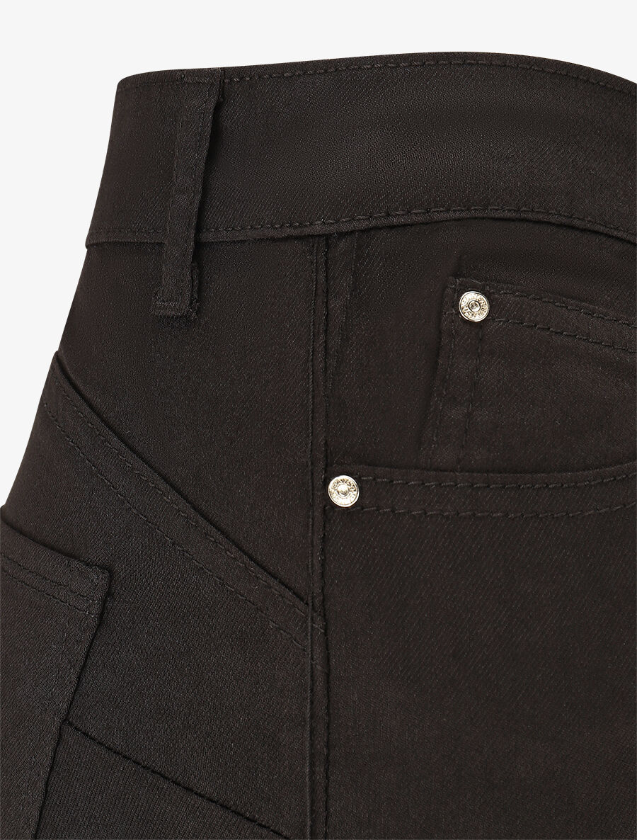 Gerade Push-up-Jeans mit 5 Taschen - Schwarz