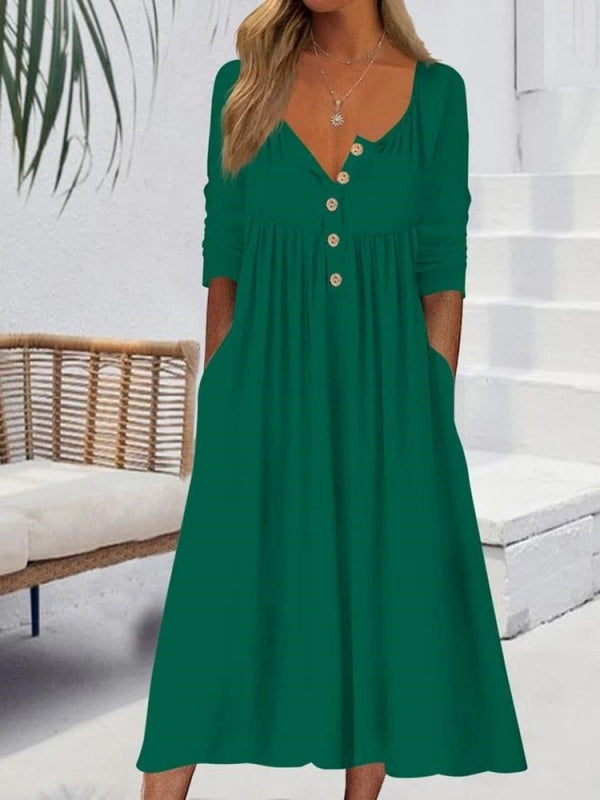 Tailliertes Kleid mit Herzdekoration