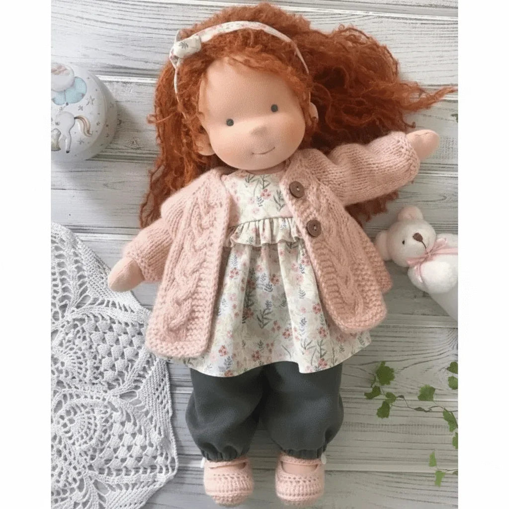 Selina Handgefertigte Waldorf-Puppe aus Baumwolle
