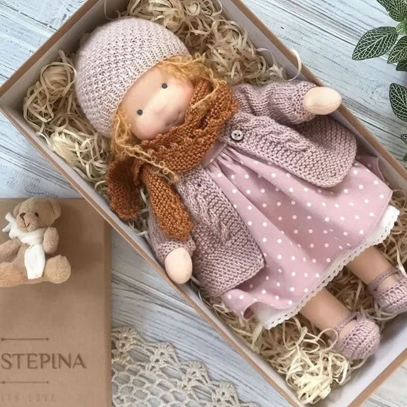Selina Handgefertigte Waldorf-Puppe aus Baumwolle