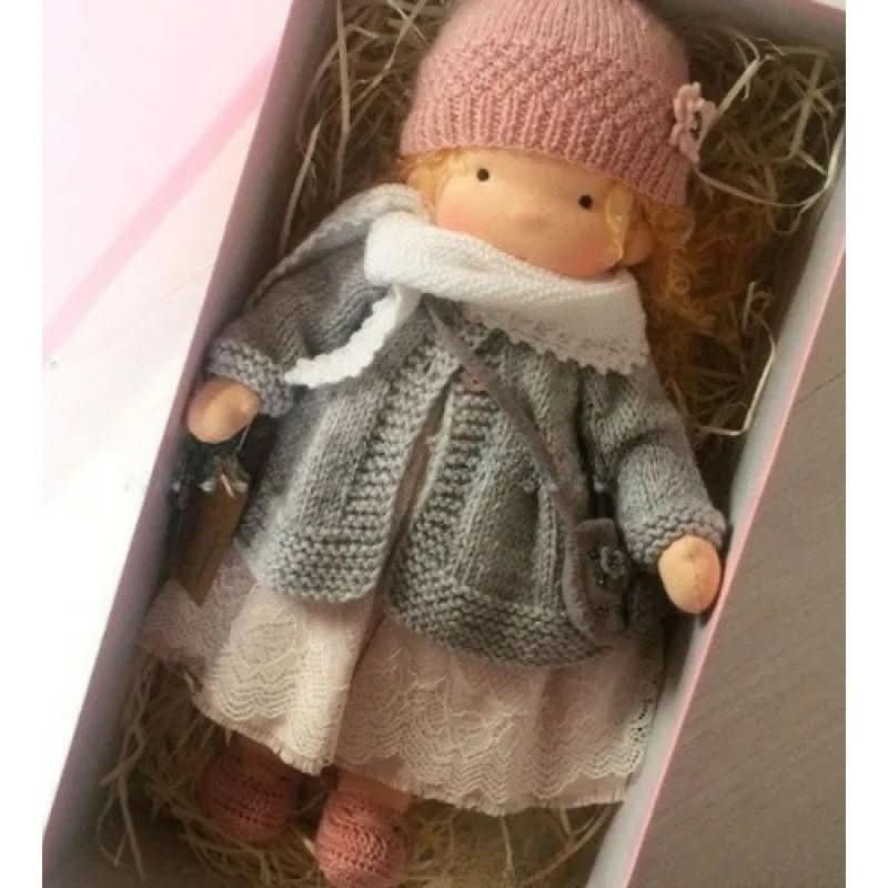Selina Handgefertigte Waldorf-Puppe aus Baumwolle