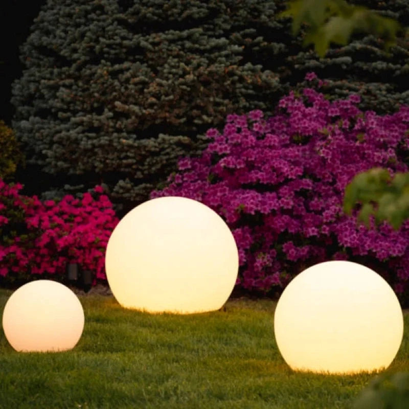 Kugelförmige Gartenleuchte