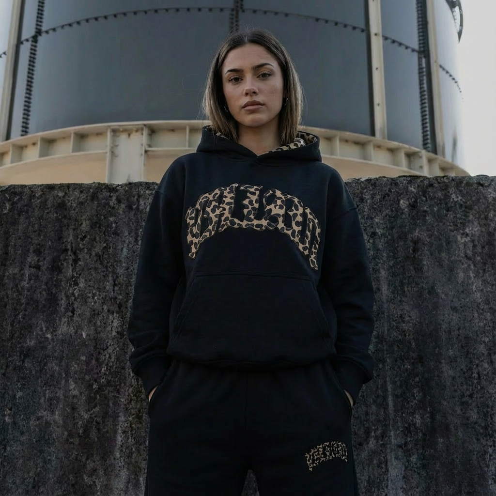 Leopard Lounge Set | Hoodie & Jogginghose mit Leo-Akzent