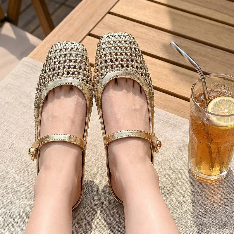 Clogs aus geflochtenem Gewebe mit quadratischer Spitze