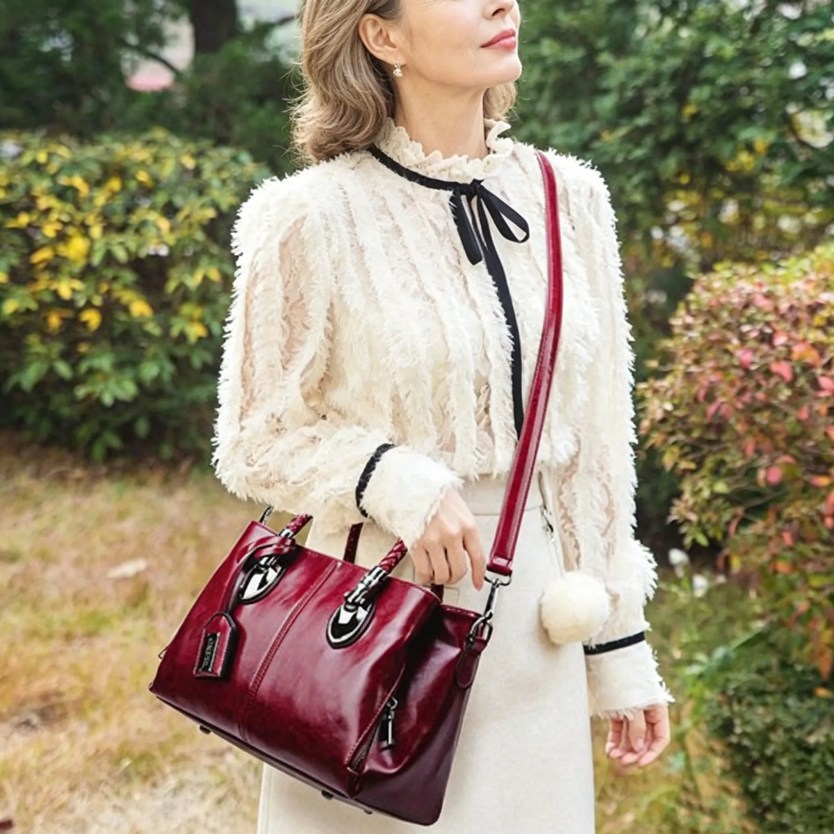 Damenvintage-Handtasche aus echtem Leder · Weich und elegant, kann in der Hand oder an der Schulter getragen werden