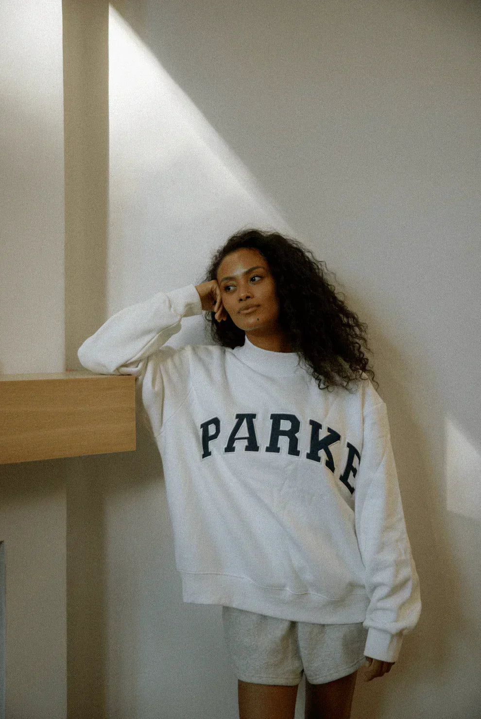 Damen Oversized Hoodie mit Chenille-Schriftzug