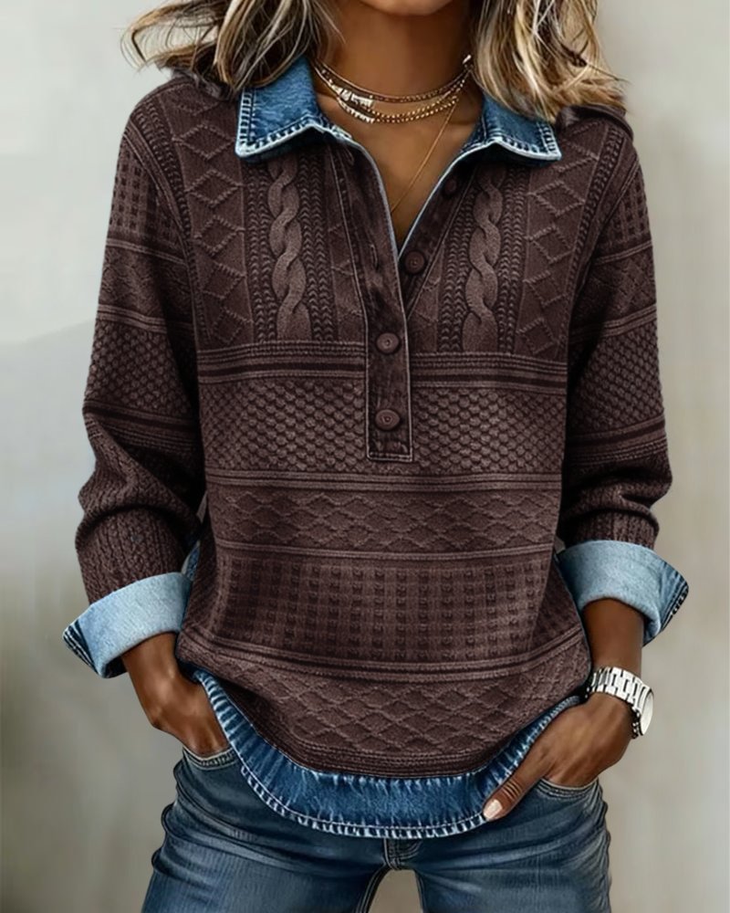 Entspannter Zopfmuster-Pullover mit Denim-Kragen und Knopfleiste