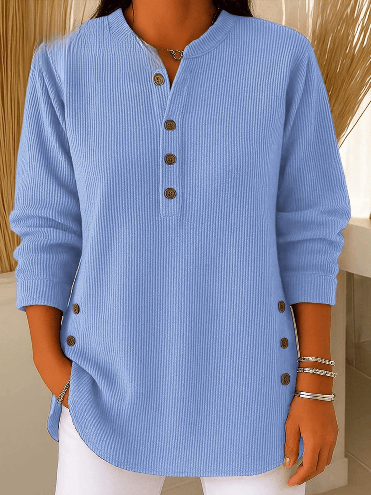Geripptes Tunika-Top mit Henley-Ausschnitt und seitlichem Knopfdetail