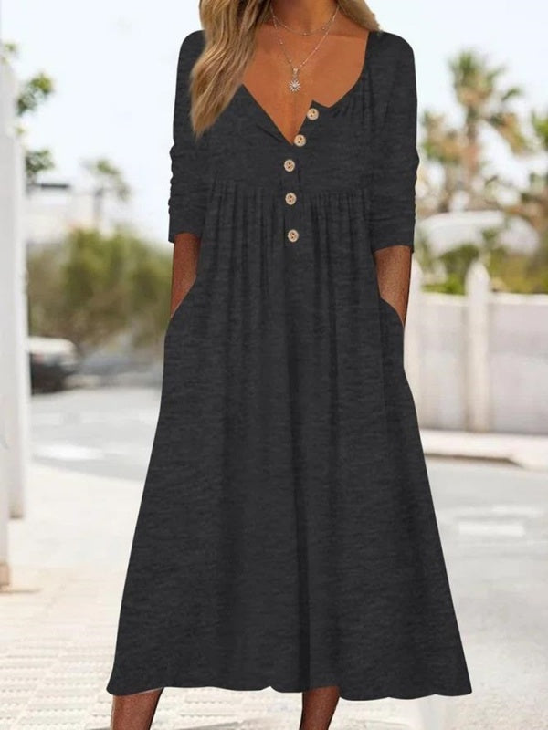 Tailliertes Kleid mit Herzdekoration