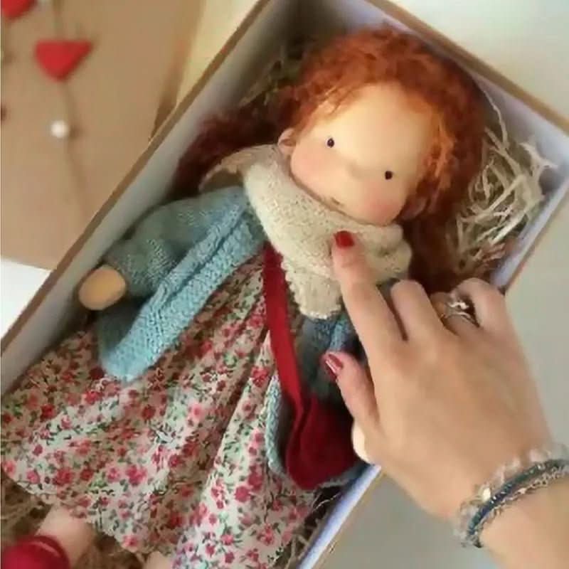 Selina Handgefertigte Waldorf-Puppe aus Baumwolle