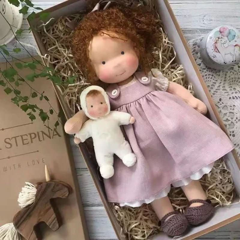 Selina Handgefertigte Waldorf-Puppe aus Baumwolle